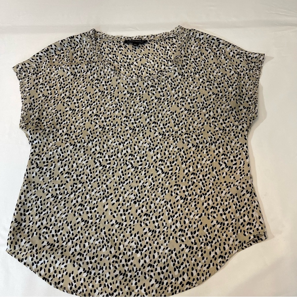 BANANA REPUBLIC WOMENS TOP , size XS, good condition, preowned